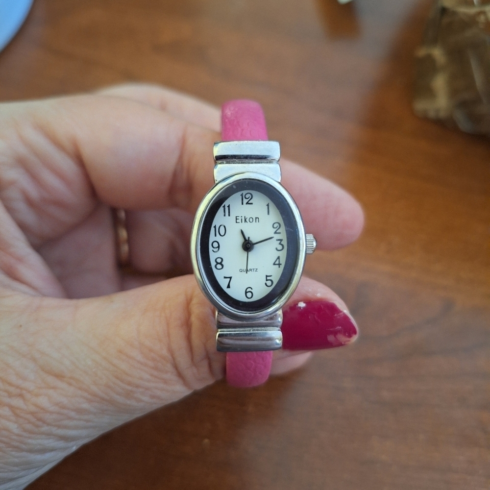 EIKON WOMENS CUFF WATCH - Picture 4 of 12